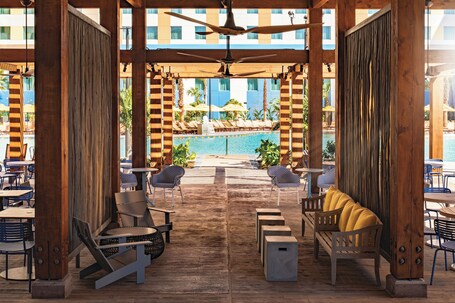 Universal's Endless Summer Resort Dockside Inn and Suites - Image 20