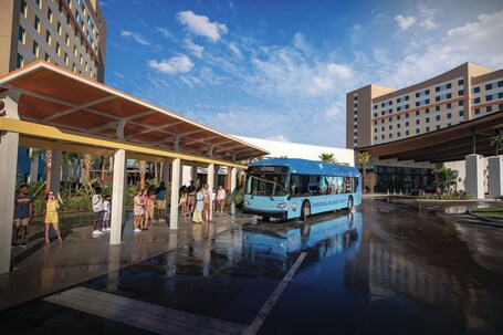 Universal's Endless Summer Resort Dockside Inn and Suites - Image 35