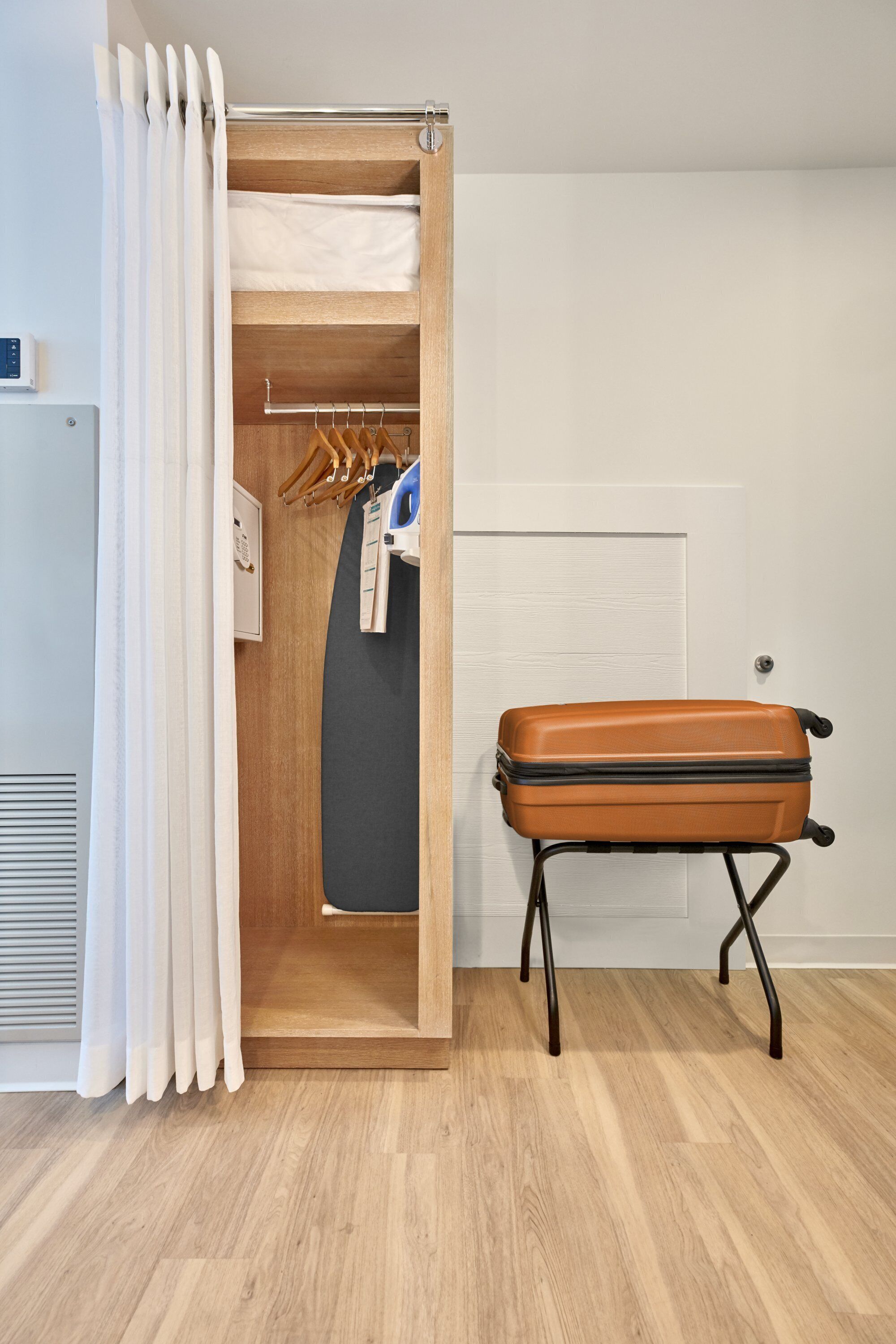 2 bedrooms, in-room safe, desk, laptop workspace