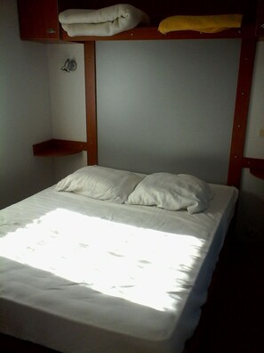 Mobile Home | 2 bedrooms, blackout drapes, WiFi