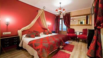 Superior Double Room, Private Bathroom, City View (La Fortaleza) | City view