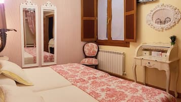 Kamar Double Klasik, kamar mandi pribadi (Granate) | Seprai premium, selimut bulu angsa, dan tempat tidur Select Comfort