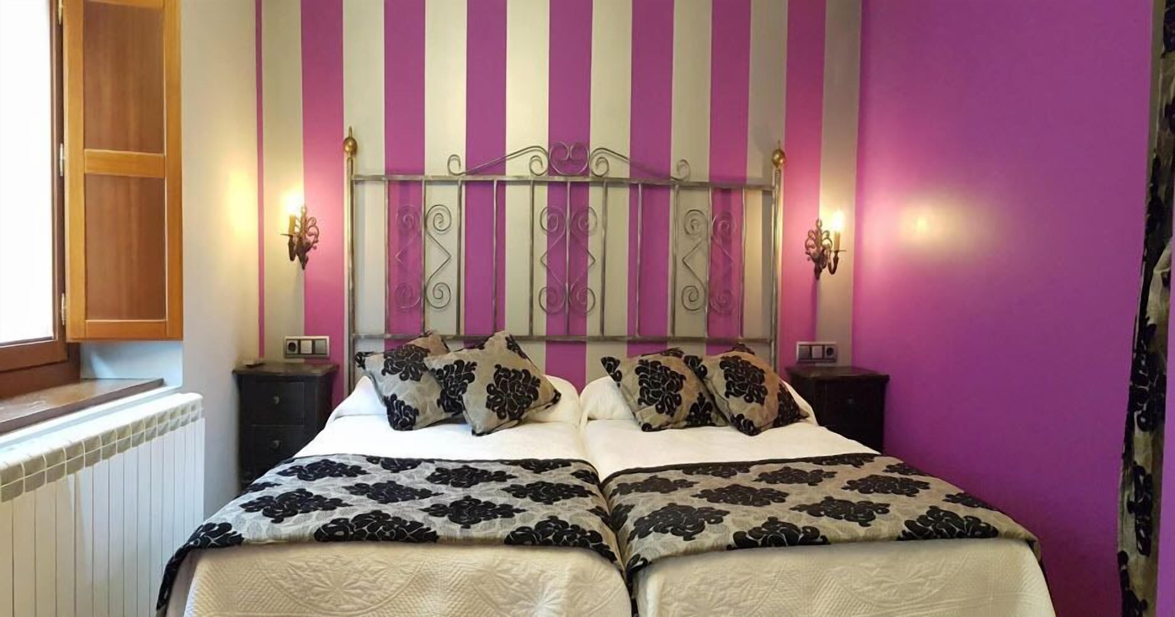 高级三人房, 私人浴室, 城市景观 (La Morada) | 高档床上用品、羽绒被、Select Comfort 床、特色装修