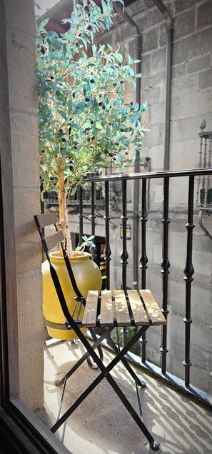 Habitación doble superior, baño privado, vista a la ciudad (La Roja) | Vista del balcón