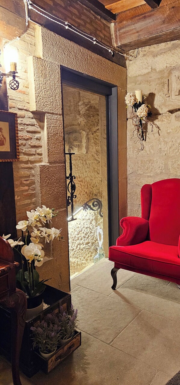 Interior detail - Legado De Ugarte (Laguardia)