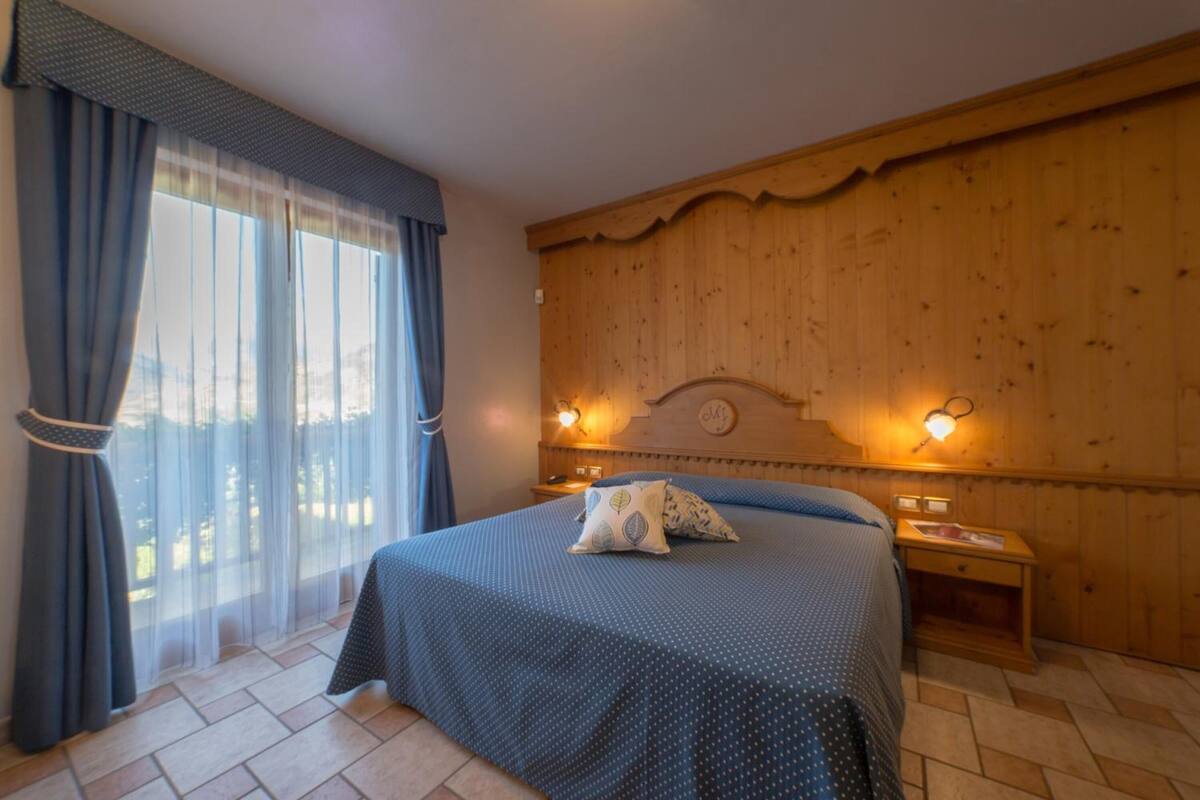 1 bedroom, in-room safe, desk, cots/infant beds