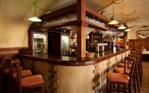 Bar (on property) - Hotel & Caffe Silesia (Frydek-Mistek)