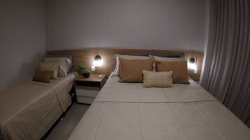 Cortinas blackout, tabla de planchar con plancha y wifi gratis