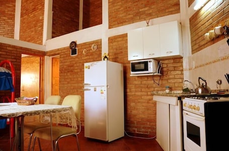 冰箱、微波炉、烤箱、炉灶