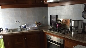 Apartment, 2 Bedrooms | Private kitchen | Coffee/tea maker, full-size fridge, microwave, oven - Bel Appartement à Louer (Tangier)