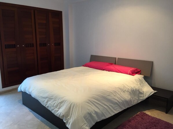 2 bedrooms, blackout curtains, iron/ironing board, free WiFi