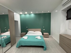 In-room safe, free WiFi, bed sheets - Primo Hotel (Catania)