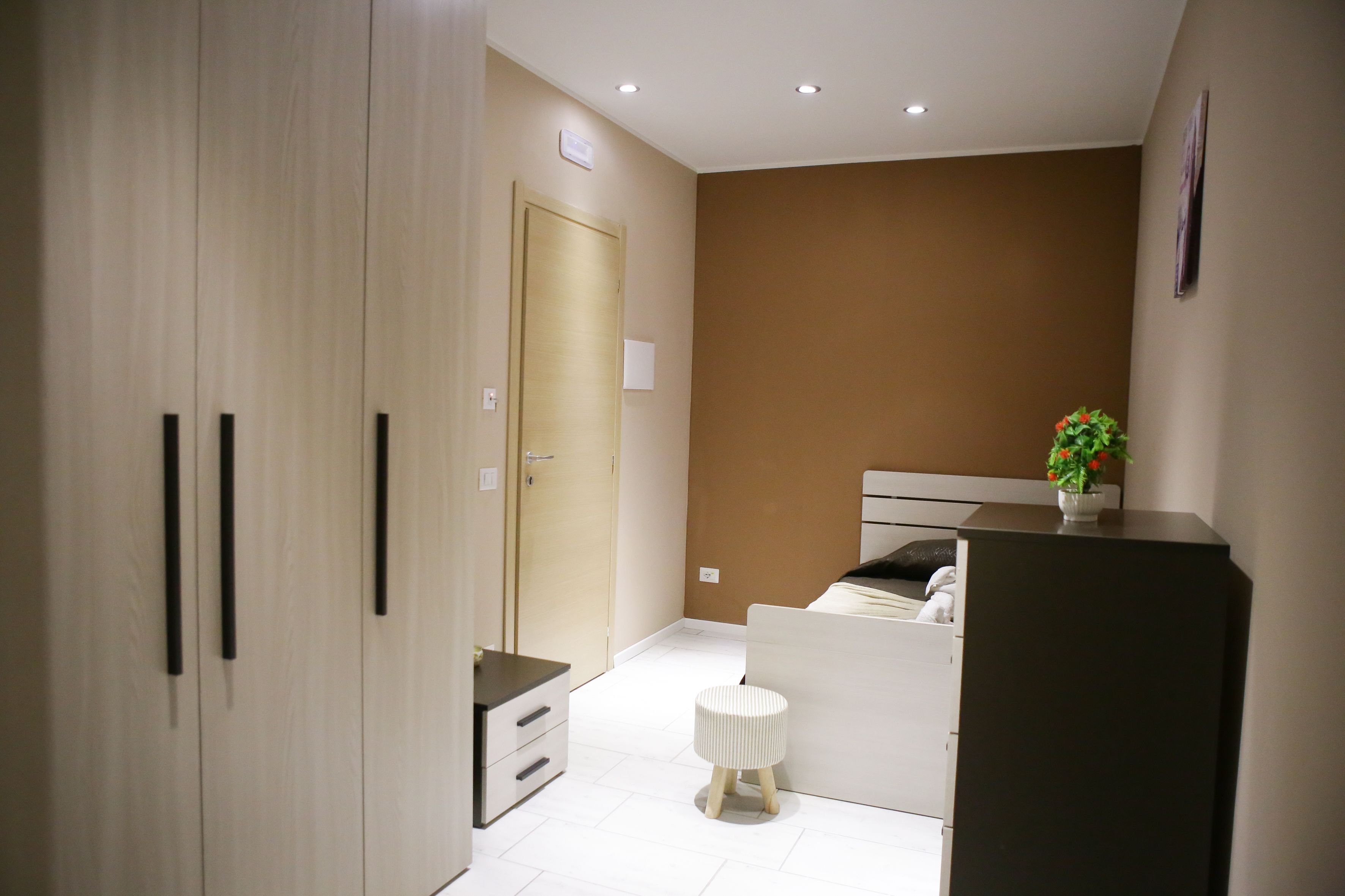 Singola Basic (senza finestra) | Safe på rommet, wi-fi (inkludert) og sengetøy