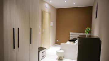 Singola Basic (senza finestra) | Safe på rommet, wi-fi (inkludert) og sengetøy