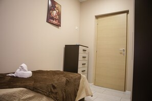 Singola Basic (senza finestra) | Safe på rommet, wi-fi (inkludert) og sengetøy