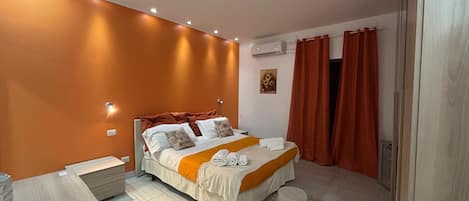 Habitación doble | Caja de seguridad en la habitación, wifi gratis y ropa de cama