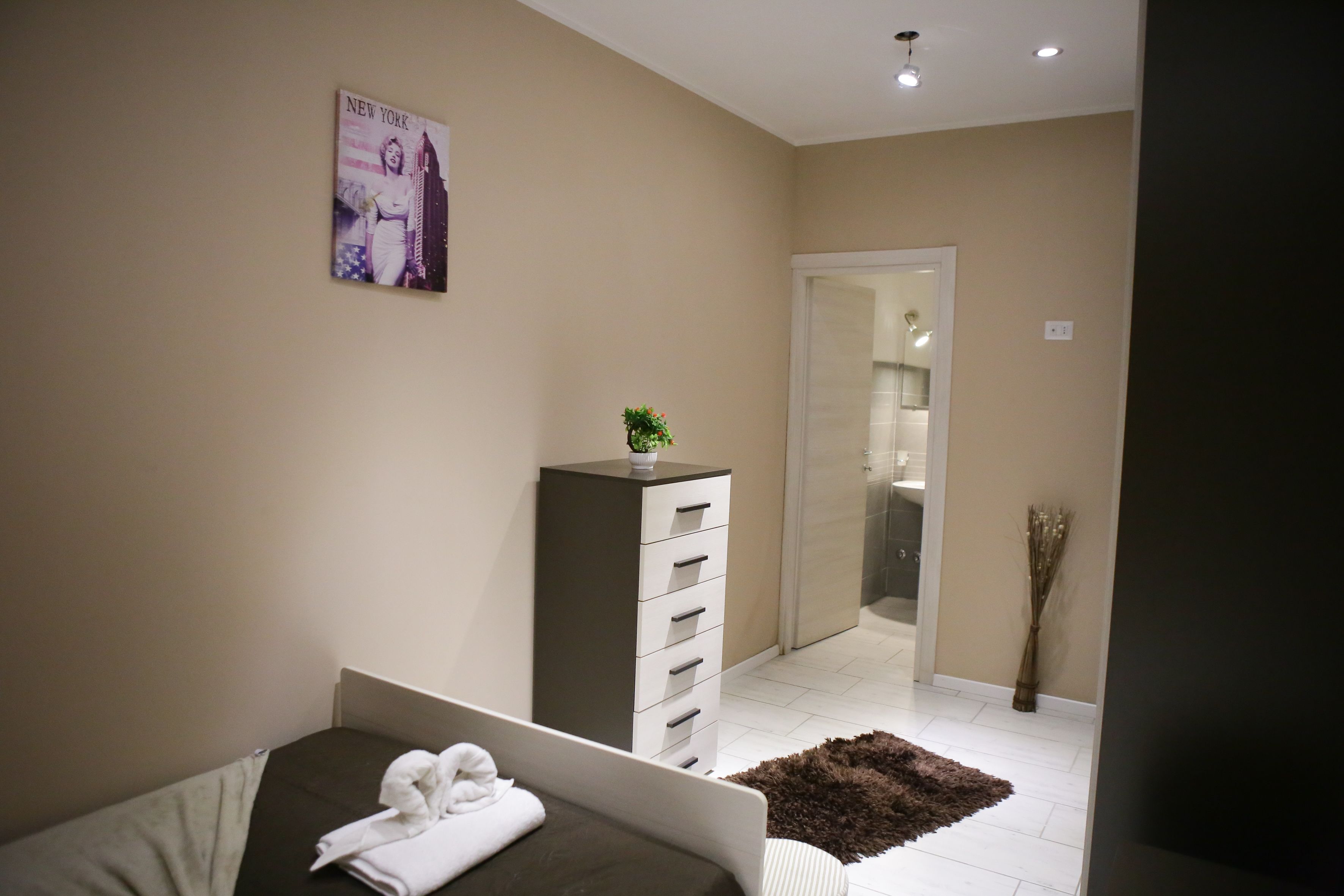 Singola Basic (senza finestra) | Safe på rommet, wi-fi (inkludert) og sengetøy