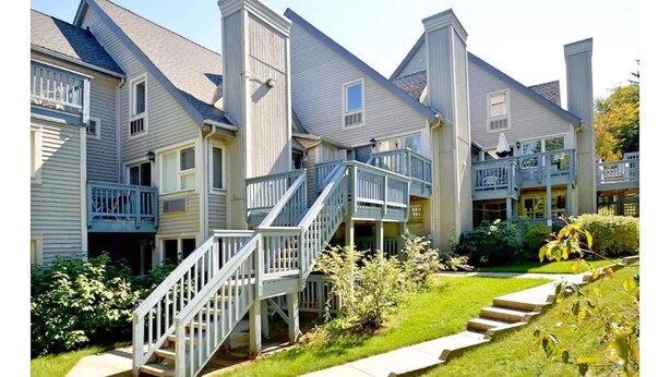 Building design - Rustic Mountainside Chalet - Unit 902 (The Blue Mountains)