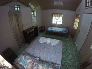 Kamar Triple, Beberapa Tempat Tidur, Bebas Asap Rokok, pemandangan gunung | Seprai linen