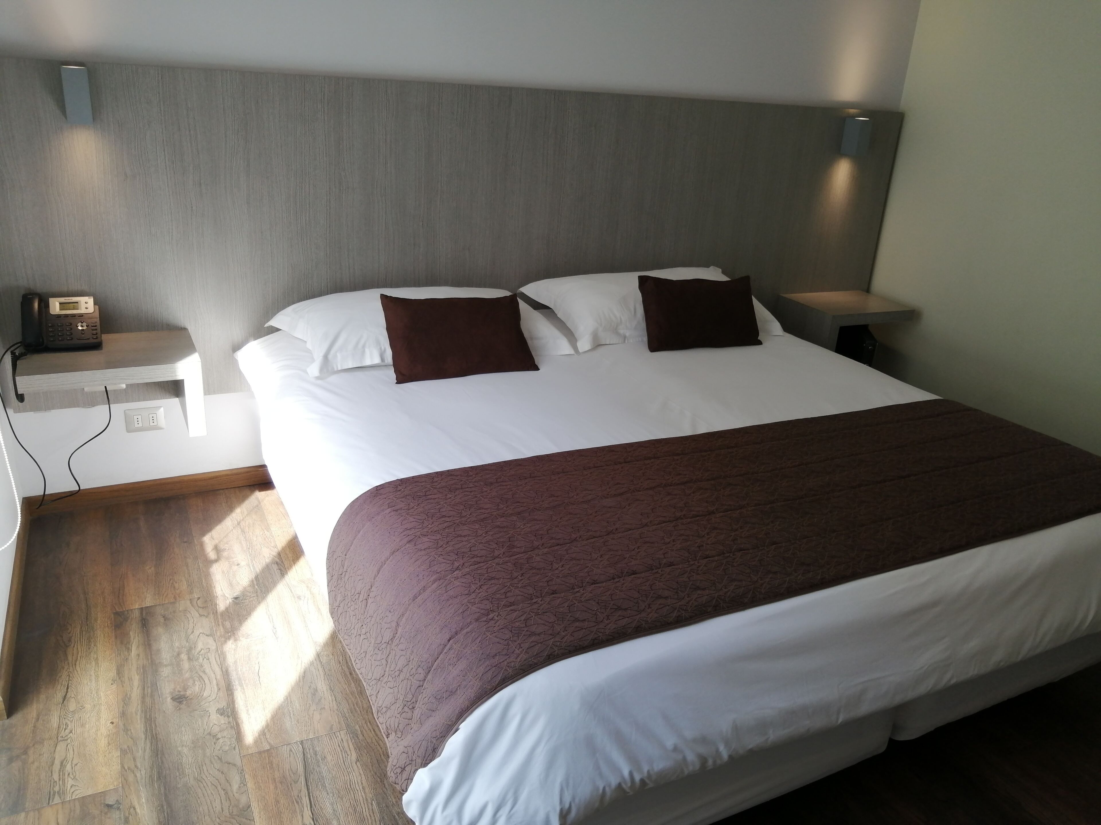 雙人房, 1 張標準雙人床, 非吸煙房 | 房內夾萬、遮光窗簾/窗簾、隔音、熨斗/熨衫板