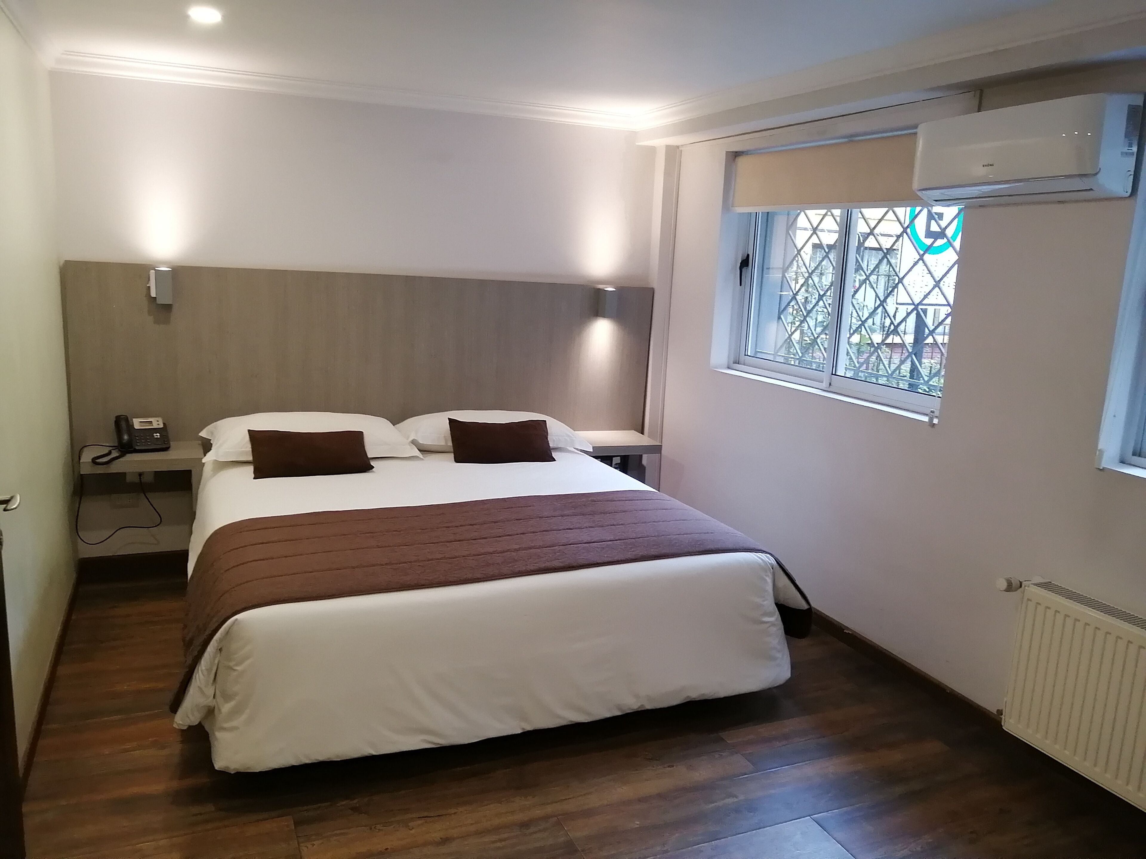 double room, 1 double bed, non smoking | in-room safe, blackout curtains, soundproofing, iron/ironing board