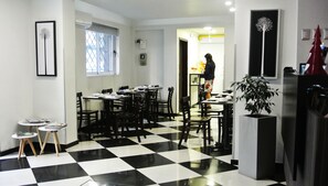 Breakfast area - Hotel Elisa Cole (Santiago)
