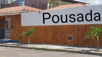 Fachada da propriedade