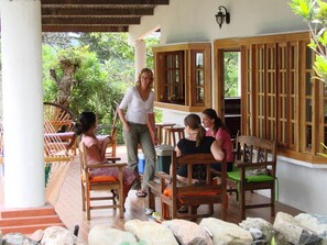 Balcony - Spanish by the River - Boquete - Hostel (Alto Boquete)