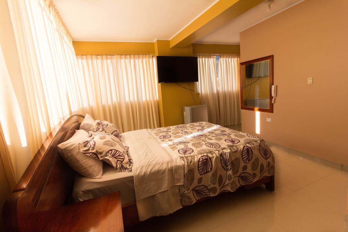 Executive Double Room, Jetted Tub | WiFi (free), bed sheets