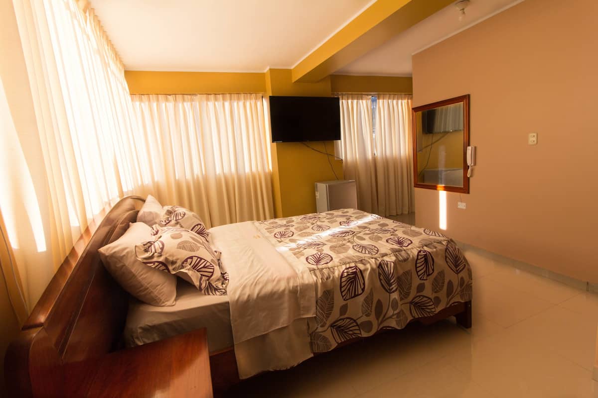 Executive Double Room, Jetted Tub | Free WiFi, bed sheets, wheelchair access
