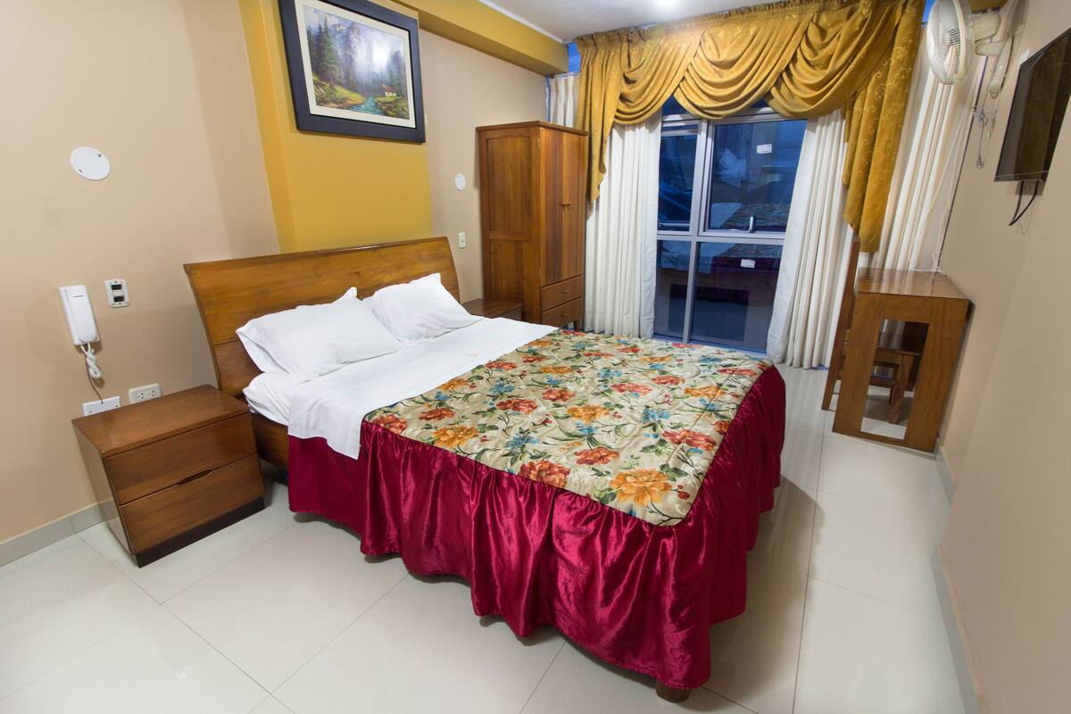 WiFi (free), bed sheets