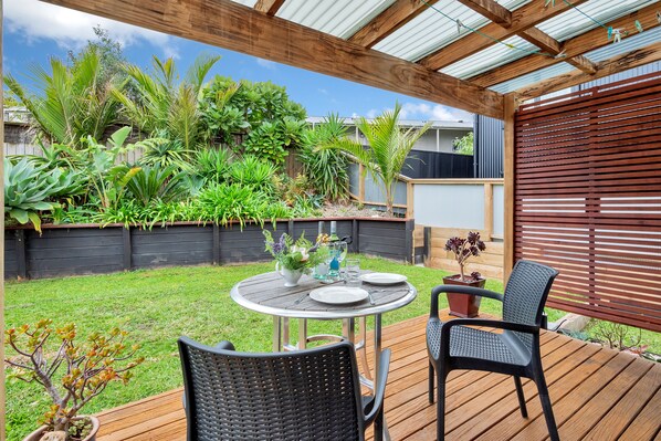 Balcony - Sunny Grey Lynn Holiday Home (Auckland)