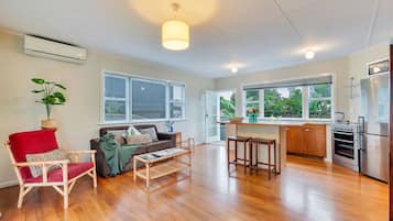 House, Multiple Beds, Non Smoking, Garden View | Living area | Flat-screen TV