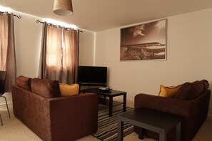 Flat-screen TV, Netflix - Canaan Apartments chelmsford (Chelmsford)