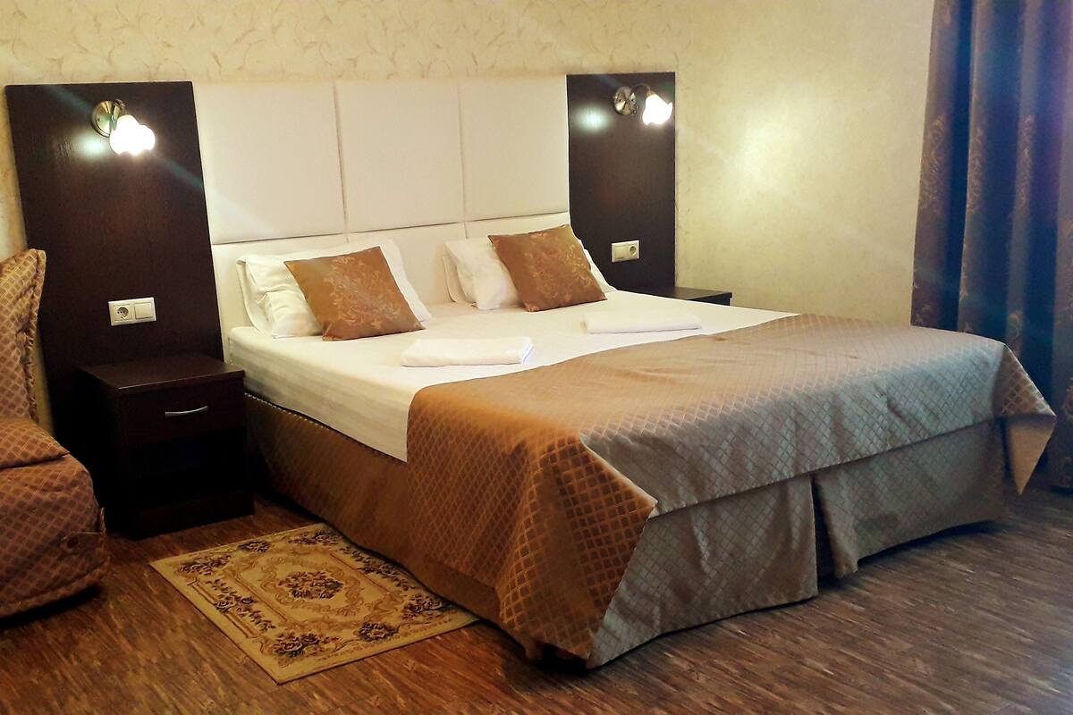 1 camera, biancheria da letto di alta qualità, minibar, una scrivania