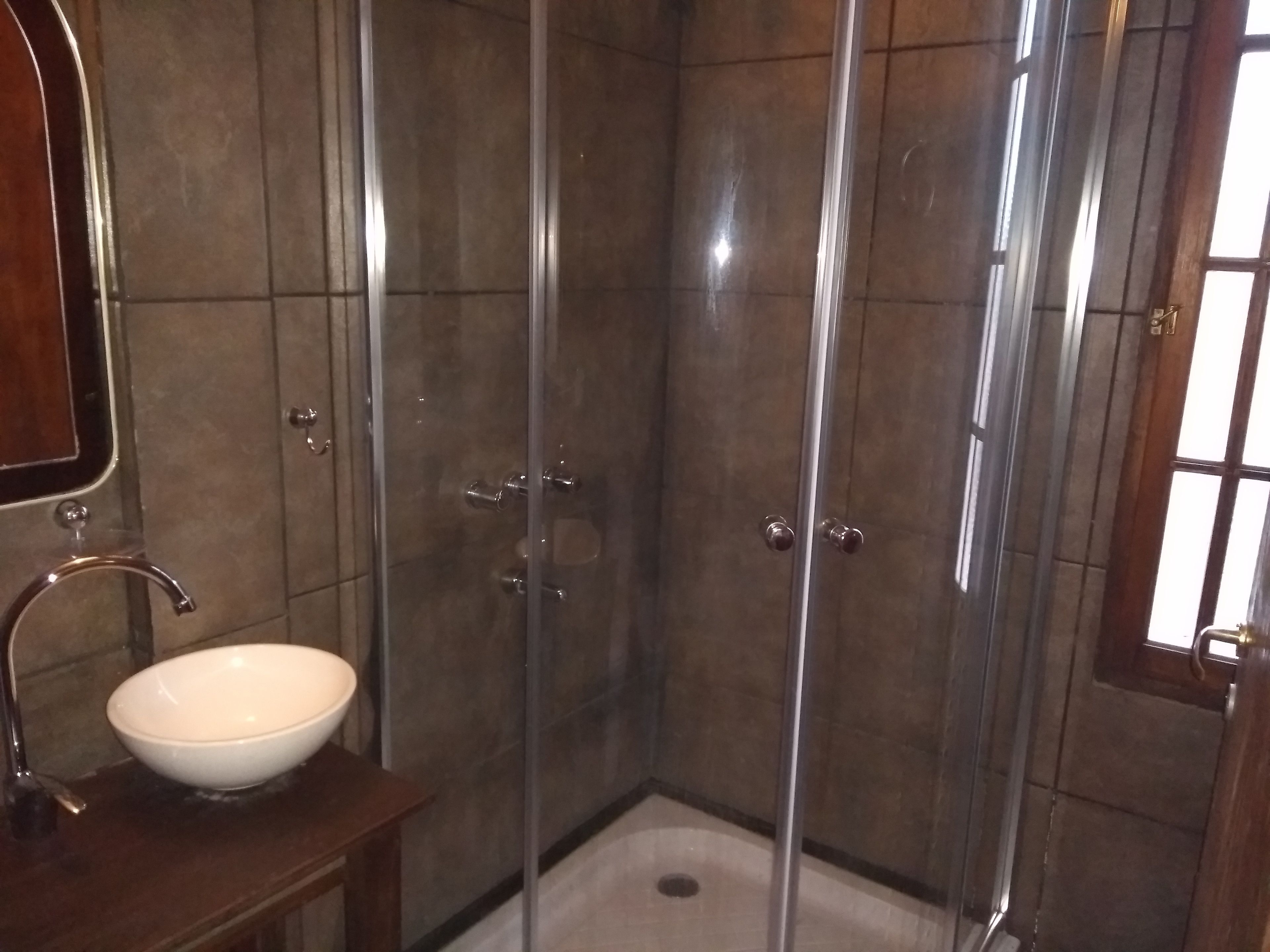 suite, multiple beds, non smoking | bathroom | combined shower/bathtub, towels