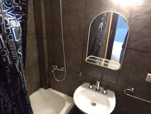 Romantic Room, 1 Double Bed, Non Smoking | Bathroom shower - Amaneceres Salta (Salta)