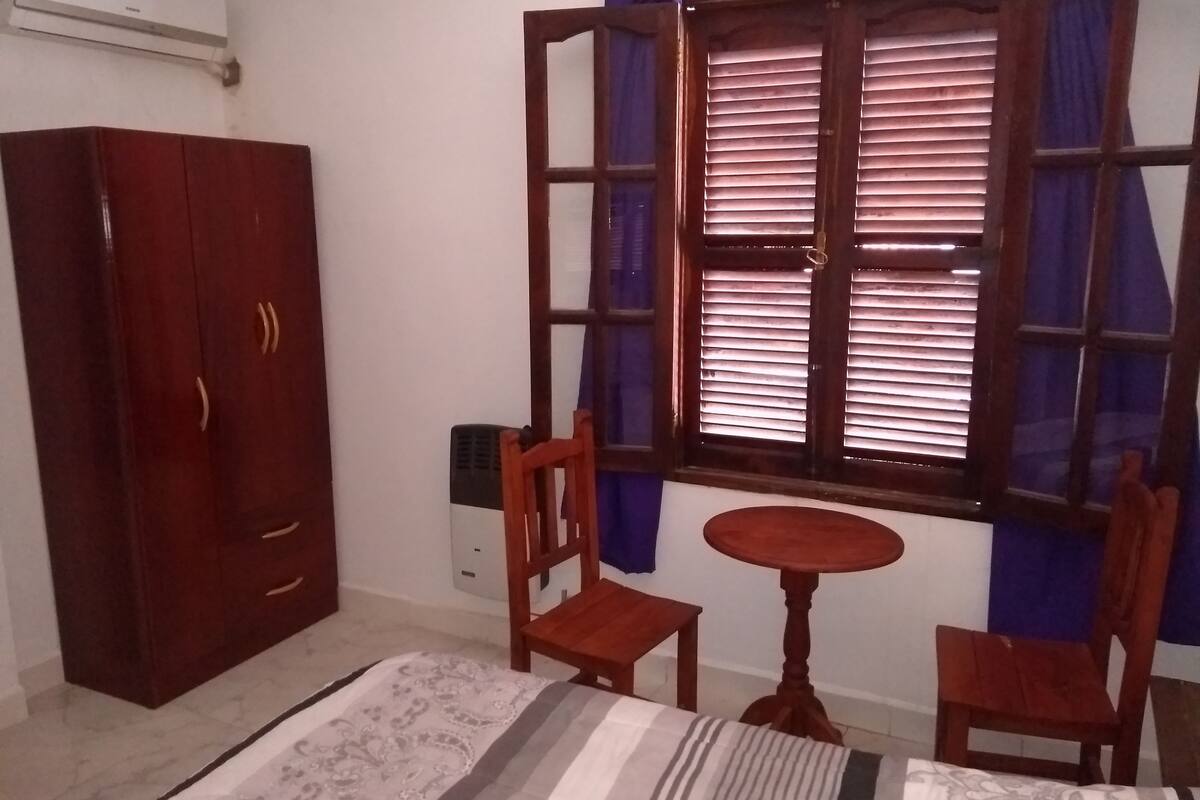 suite, multiple beds, non smoking | soundproofing, free wifi, bed sheets