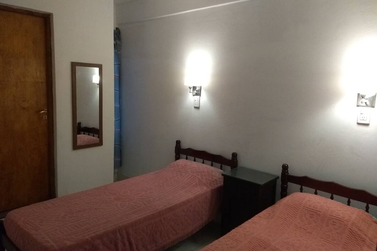 twin room, 2 single beds, non smoking | soundproofing, free wifi, bed sheets