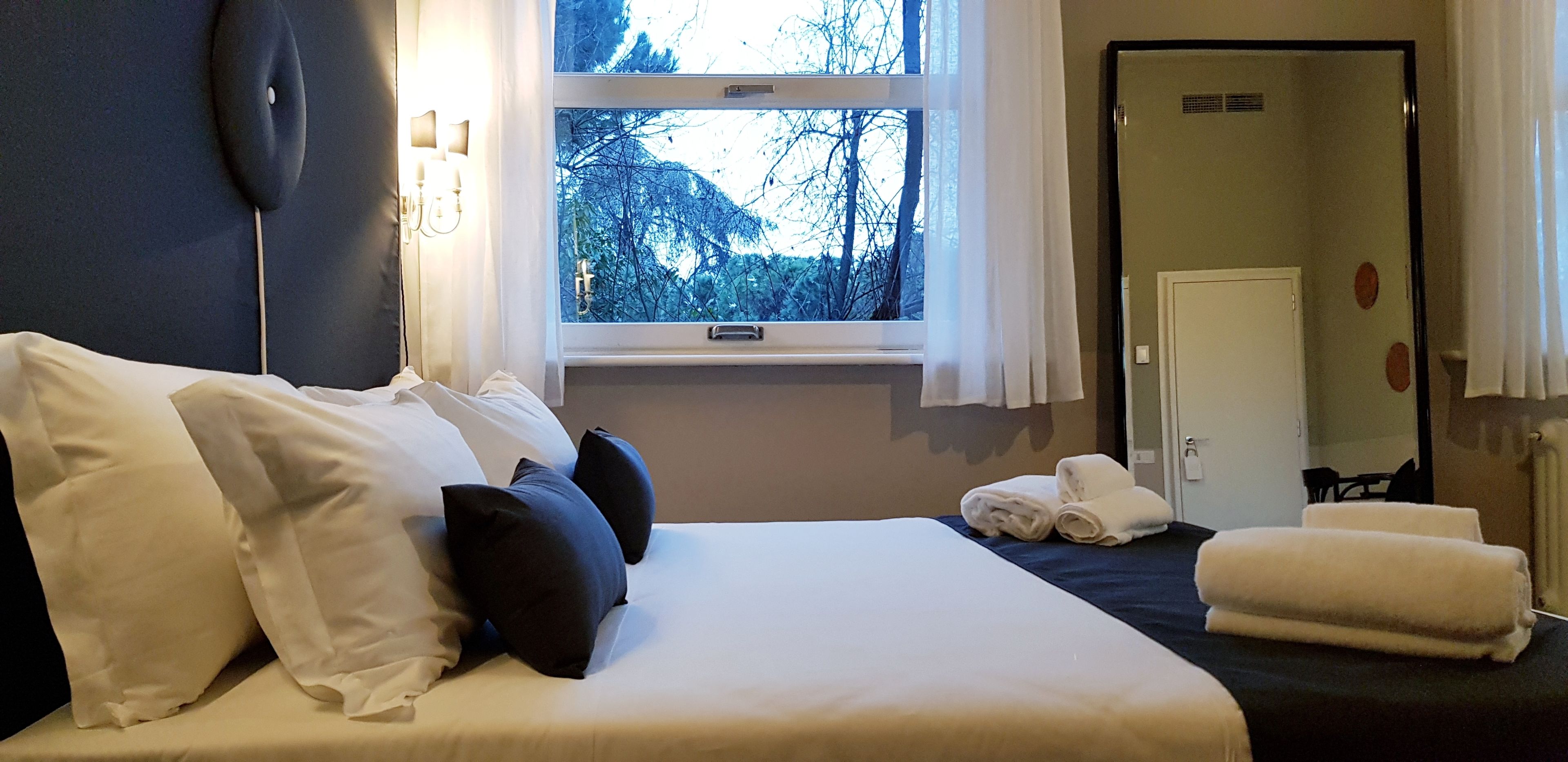 Junior Suite | Down duvets, pillow-top beds, in-room safe, individually decorated