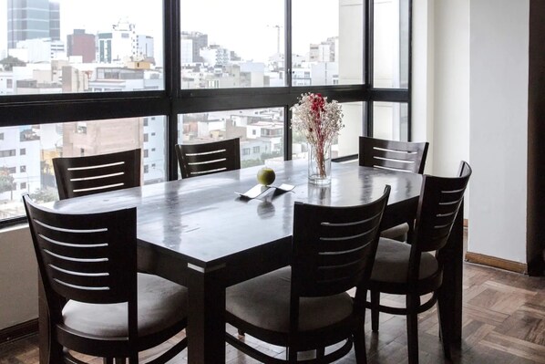 Departamento, 2 habitaciones | Servicio a la habitación