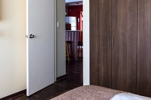 Leilighet, 2 soverom | 2 soverom, individuelt dekorert, individuelt innredet og skrivebord