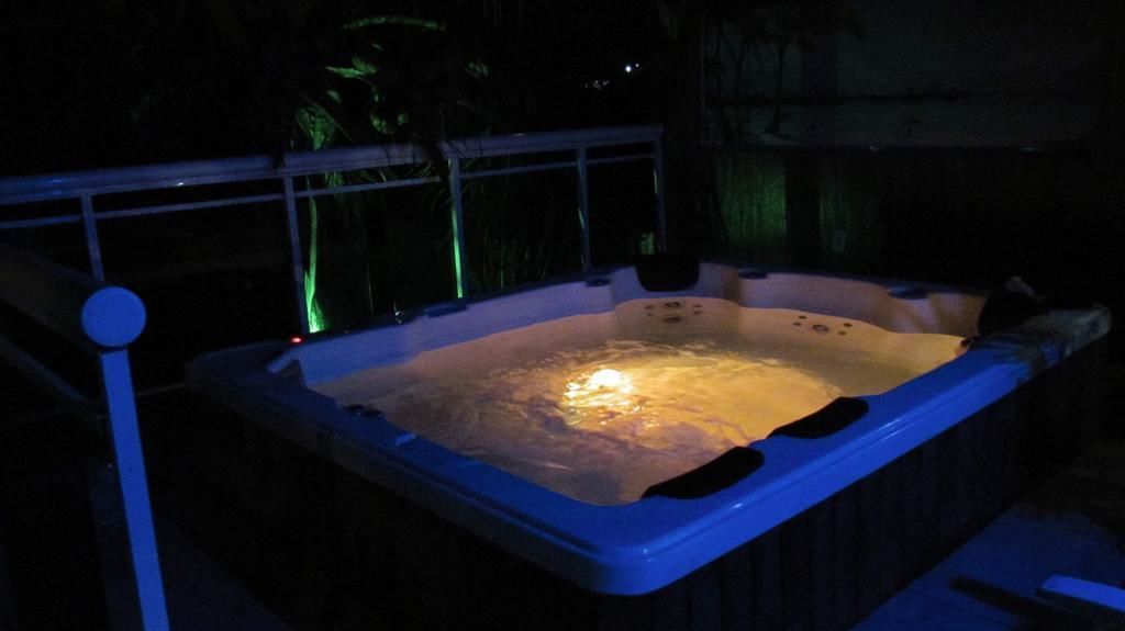 Bồn tắm spa ngoài trời