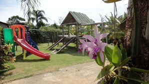 Khu vui chơi trẻ em - ngoài trời