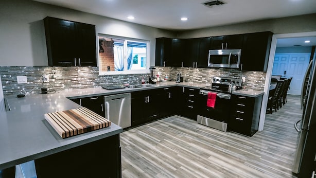 Unclassified image, 1 of 52, button - 5615 Properties (Las Vegas)