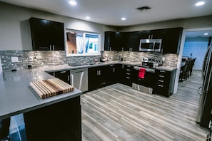 Private kitchen - 5615 Properties (Las Vegas)
