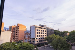 Superior Room, Air conditioning | Desk, free WiFi, bed sheets - Hotel Balcones de la 70 (Medellín)