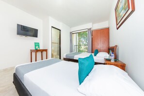 ห้องทวิน, เตียงเดี่ยว 2 เตียง, ปลอดบุหรี่ | โต๊ะทำงาน, Wi-Fi ฟรี, ผ้าปูที่นอน