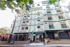 Mặt tiền nơi lưu trú