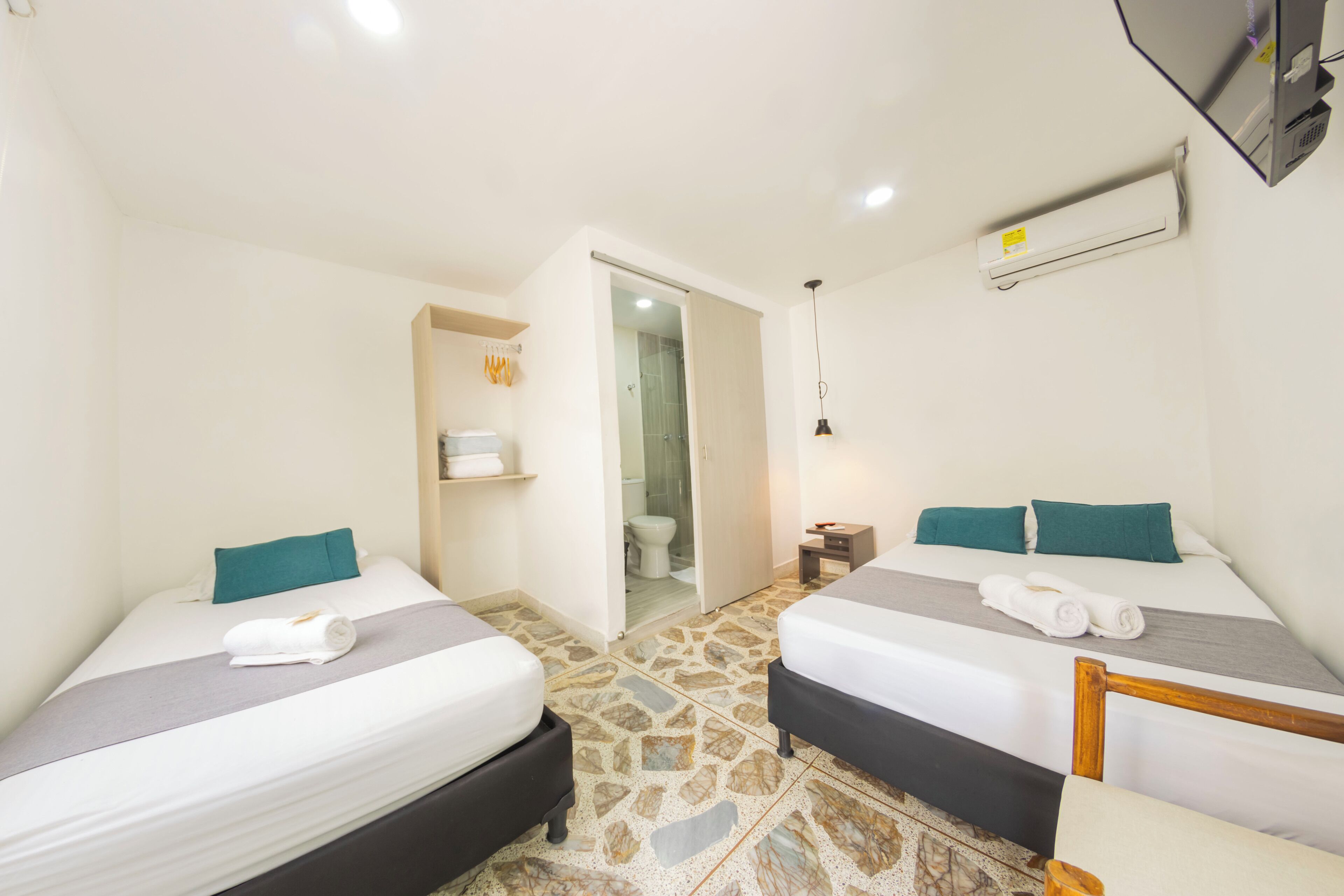 ห้องซูพีเรียทวิน, เครื่องปรับอากาศ | โต๊ะทำงาน, Wi-Fi ฟรี, ผ้าปูที่นอน